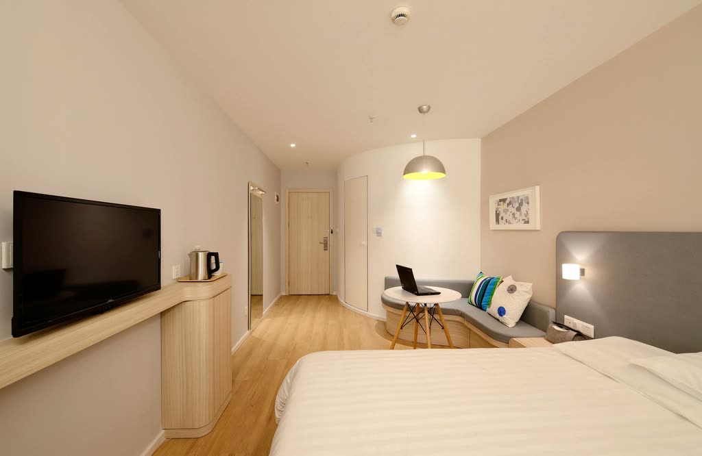 Bright double room